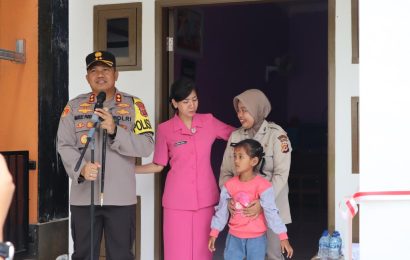 Kapolres Sukabumi dan Bhayangkari Cabang Sukabumi Resmikan Renovasi Rumah ASN Polri
