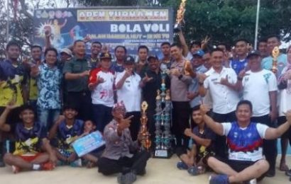 Wakil Bupati Pesibar Tutup Turnamen Bola Voli Piala Bergilir Bupati 2023