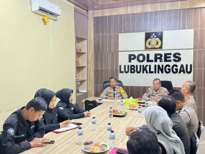 Tim Supervisi Bidhumas Polda Sumsel dipimpin oleh Kasubbid (PID), AKBP Suparlan ,Kunjungan ke Polres Lubuklinggau