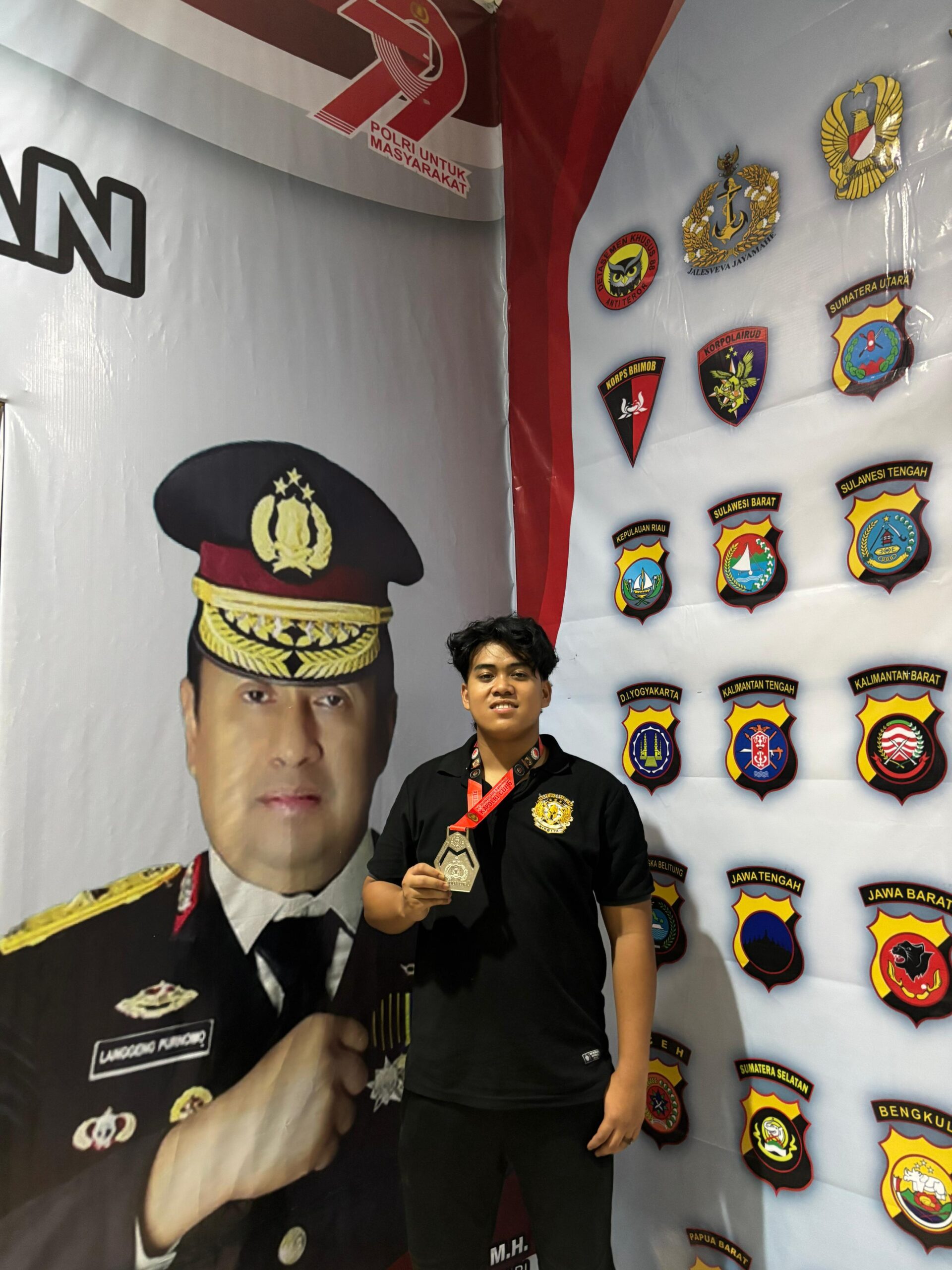 Bripda Dzaky, anggota Satreskrim Polres Lubuklinggau,  mengharumkan nama institusinya dengan meraih Juara 2 jelas O-80 KG Kejuaraan Taekwondo
