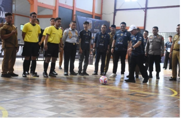 Bupati Dian Secara Resmi Membuka Turnamen Gempita Futsal Kemerdekaan 2025