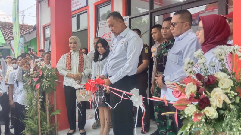 Wali Kota Bekasi Resmikan Koperasi Merah Putih Kelurahan Jatimakmur, Ikuti Arahan Presiden RI Secara Nasional