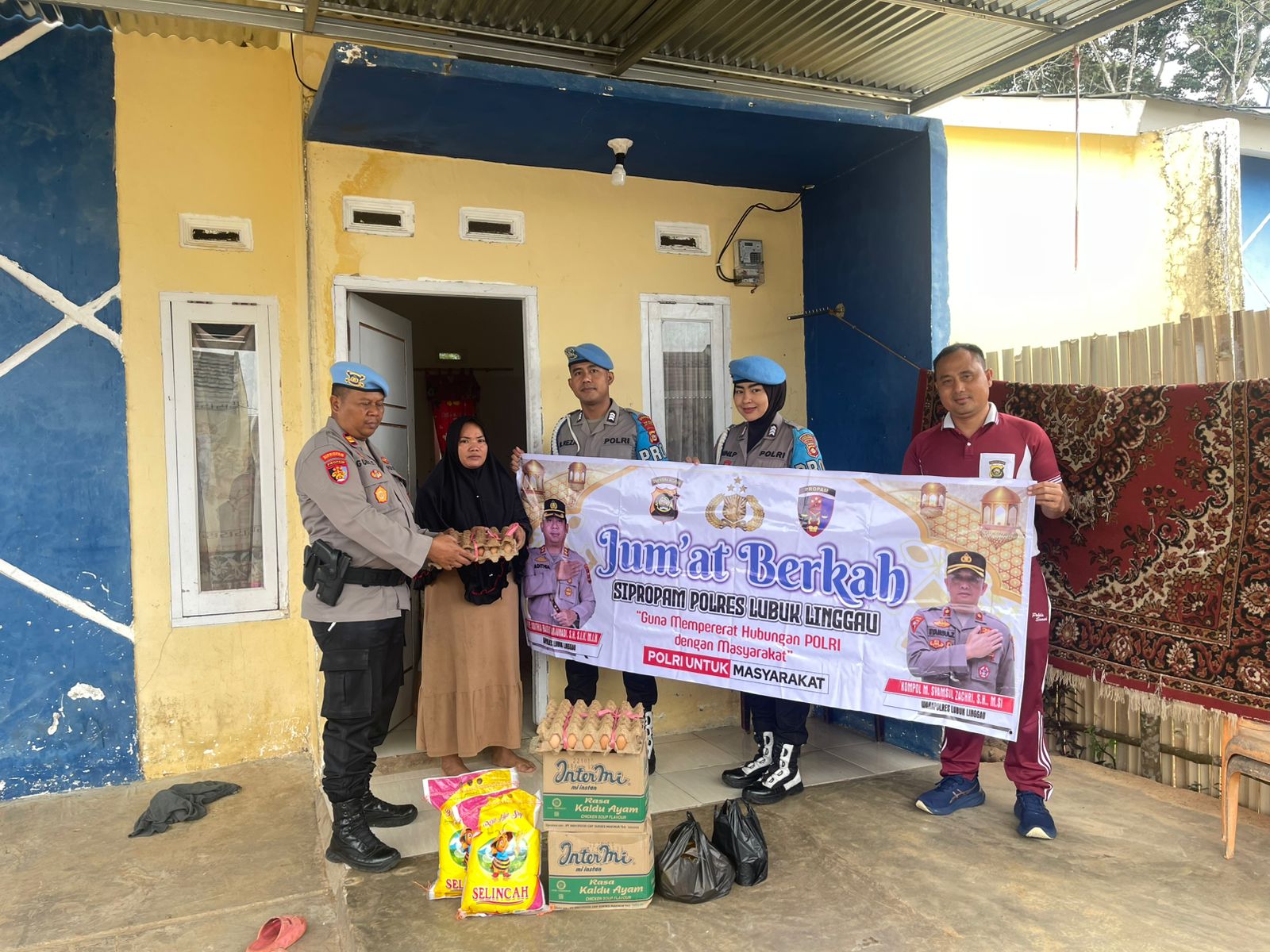 Semangat Kepedulian Terhadap Masyarakat Si Propam Polres Lubuklinggau Gelar Jumat Berkah