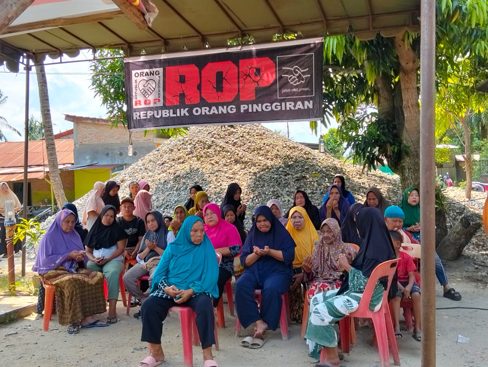 Apresiasi..!!! ROP Salurkan Setengah Ton Beras Kepada Janda dan Lansia