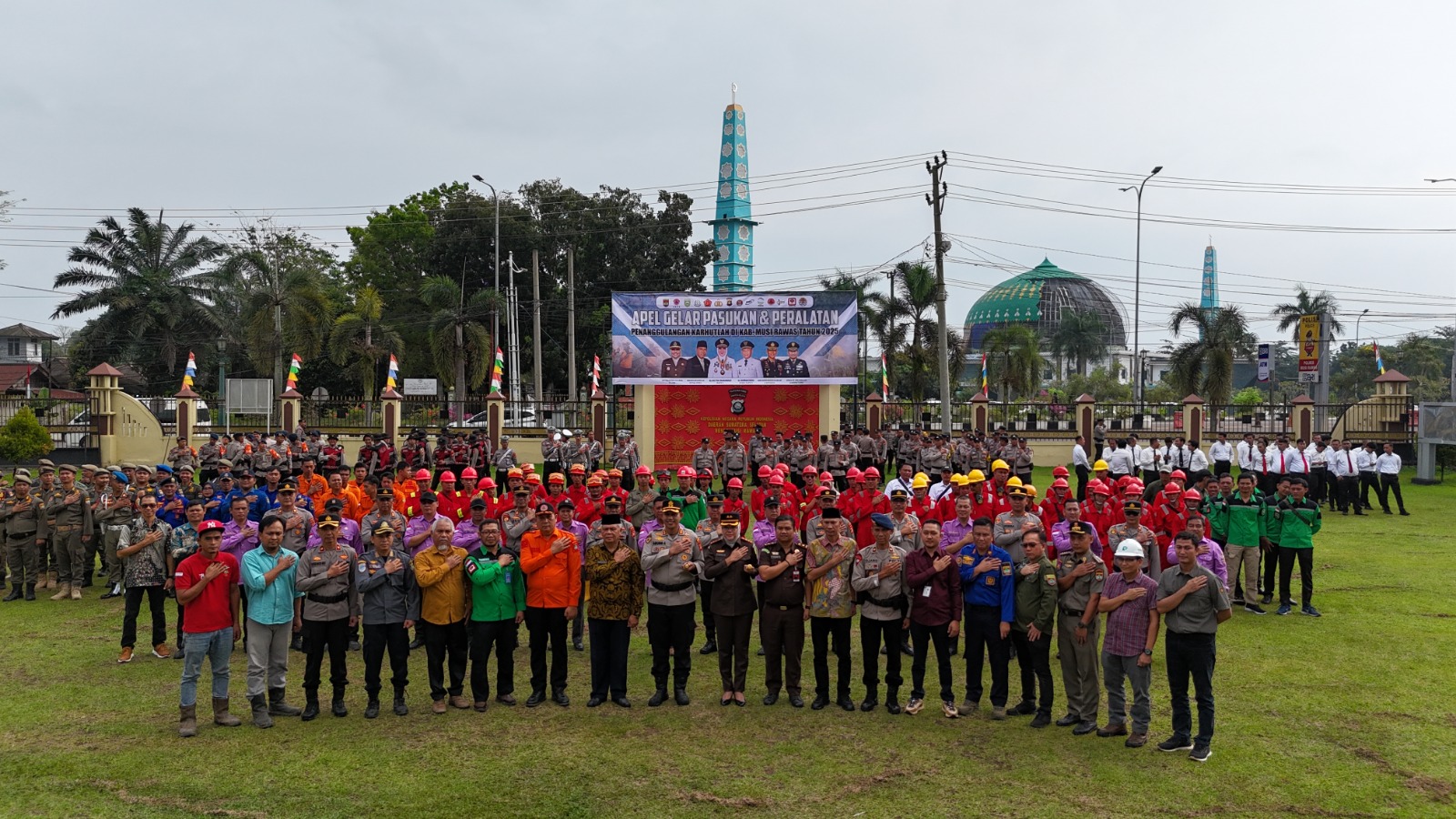 Pimpin Apel Gelar Pasukan dan Peralatan Penanggulangan Karhutlah, Kapolres Musi Rawas : Titik Hotspot Mulai Turun, Tetap Siagakan 500 Satgas Gabungan