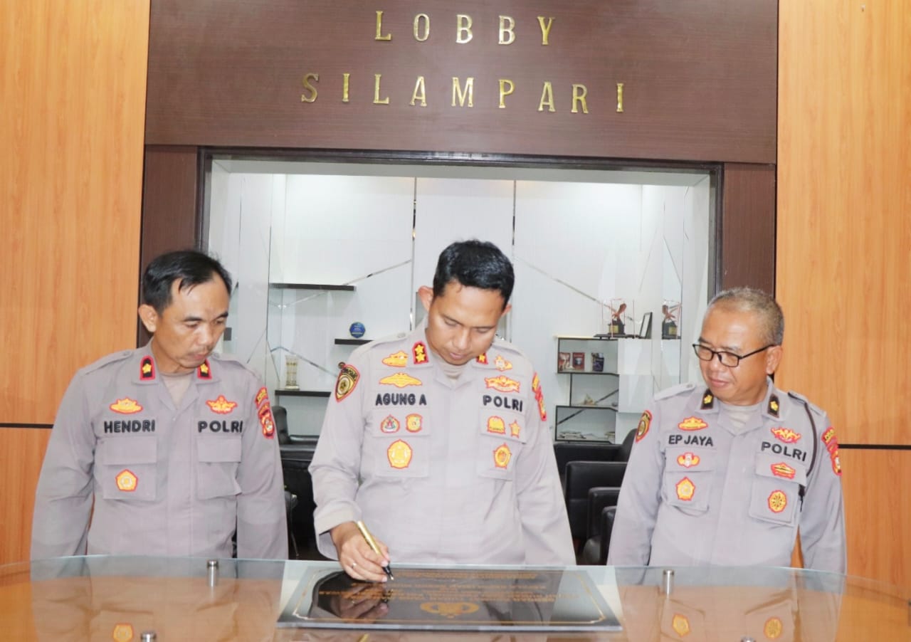 Dari Donasi Personel, Polres Musi Rawas Serahkan Kunci Bedah Rumah Kedua di Desa Ciptodadi I