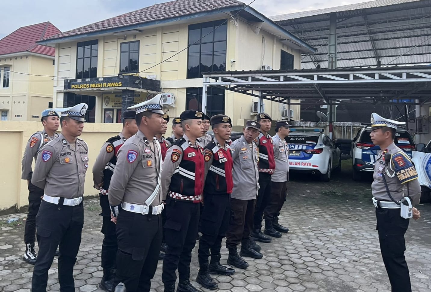 Puluhan Personel Lakukan Pengamanan Drag Bike dan Drag Race Piala Kapolres Musi Rawas Tahun 2025