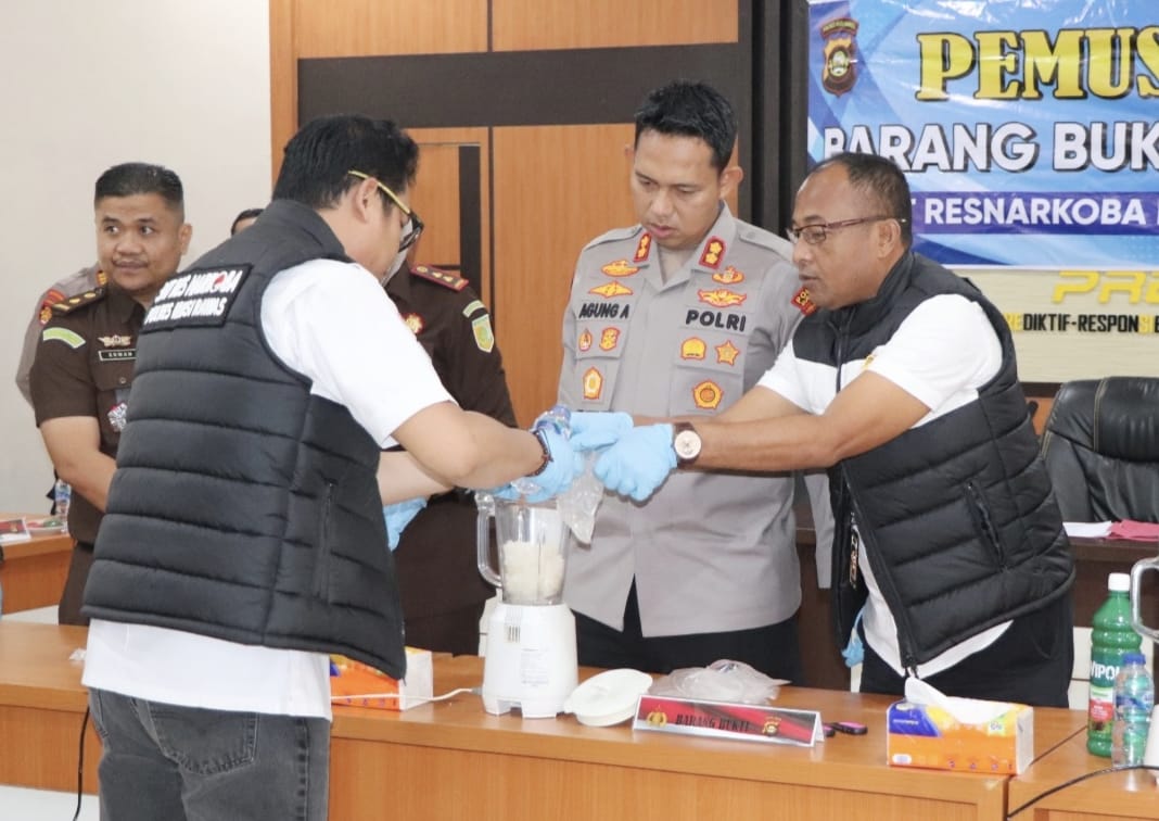Selamatkan Ribuan Jiwa Manusia, Kapolres Musi Rawas Bersama Kajari dan BNNK Musnakan Sabu 590,81 Gram, Dari Tersangka MR dan DR