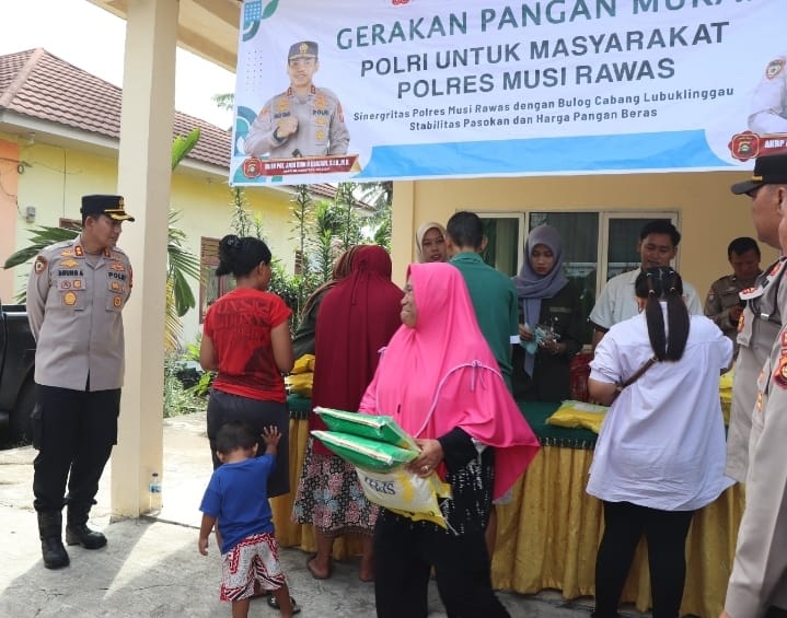 Kolaborasi Polres Musi Rawas Bersama Bulog Lubuklinggau, Kurang Dari Satu Jam Diserbu Warga, 2.500 Kg Beras Ludes Terjual