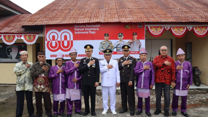 Kapolres dan Wakapolres Musi Rawas Ikuti Upacara Pengibaran Bendera Merah Putih dan Detik-Detik Proklamasi Kemerdekaan Republik Indonesia 