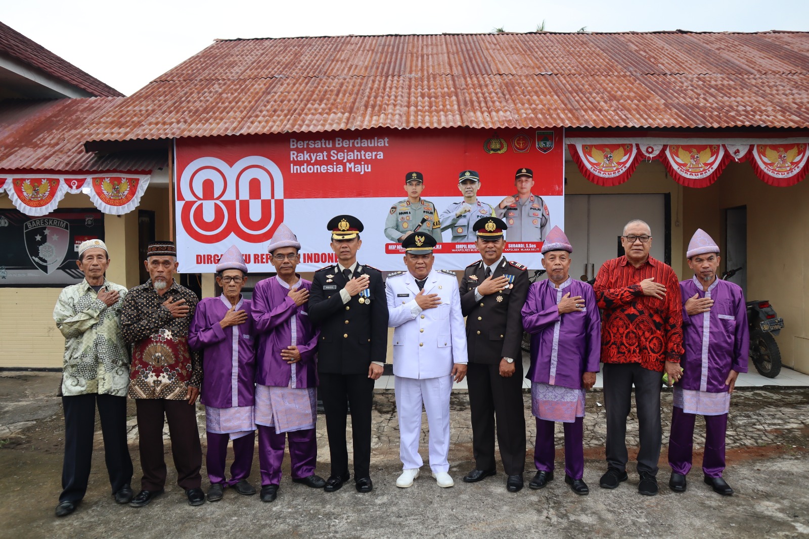 Kapolres dan Wakapolres Musi Rawas Ikuti Upacara Pengibaran Bendera Merah Putih dan Detik-Detik Proklamasi Kemerdekaan Republik Indonesia 