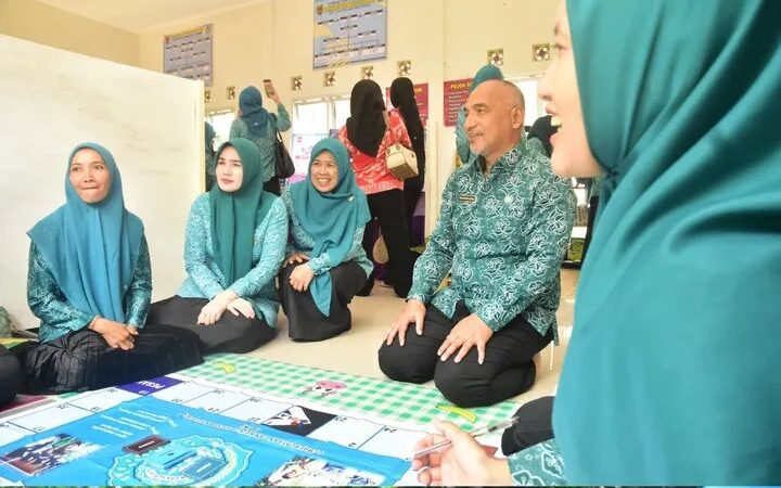 Ketua TP PKK Musi Rawas Dampingi Tim TP PKK Sumatera Selatan Hadiri Lomba Rumah Cinta di Desa Sidodadi