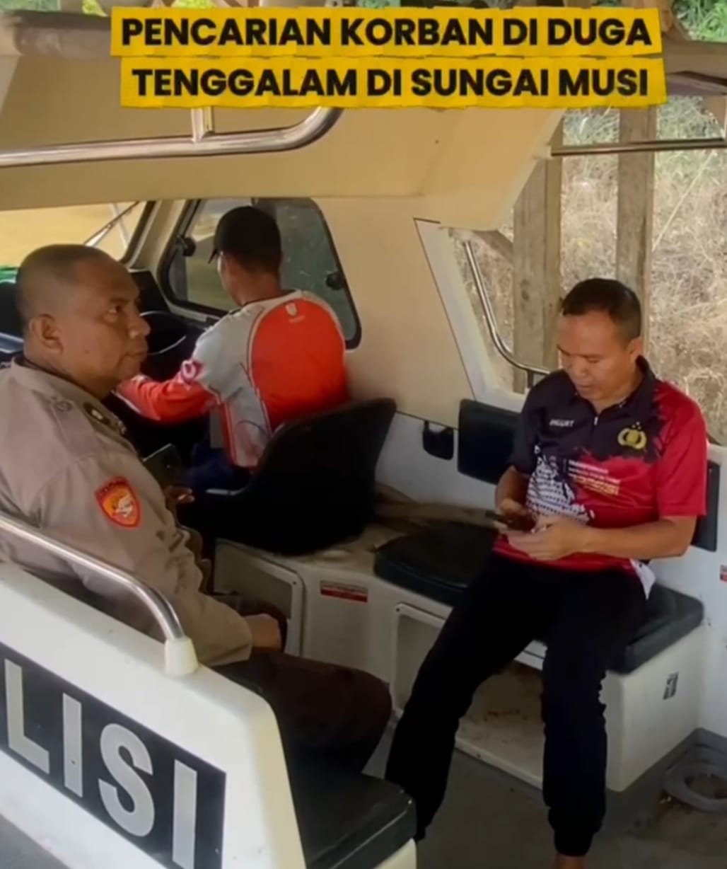 Polsek Muara Lakitan Polres Musi Rawas Sigap Lakukan Pencarian Korban Diduga Tenggelam di Sungai Musi