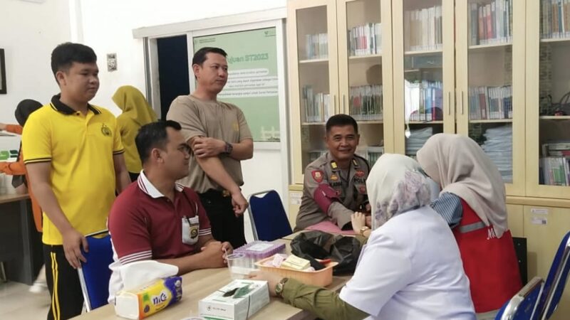 Hari Statistik Nasional, Siddokes Polres Musi Rawas Berperan Aktif Donor Darah Bersama BPS Kabupaten Mura 