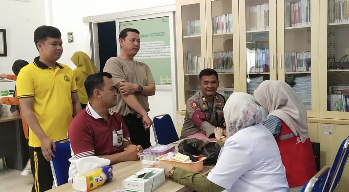 Hari Statistik Nasional, Siddokes Polres Musi Rawas Berperan Aktif Donor Darah Bersama BPS Kabupaten Mura
