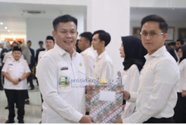 Bupati Pesibar Lantik 413 CPNS, Tekankan ASN Sebagai Panggilan Pengabdian
