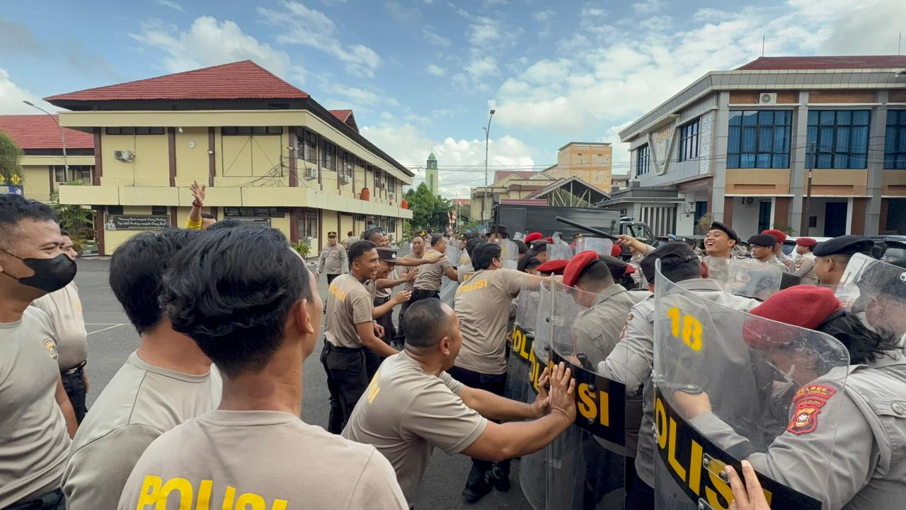 Dalam Mengantisipasi Gangguan Kamtibmas, Polres Lubuk Linggau Pelatihan Tim Pleton Dalmas