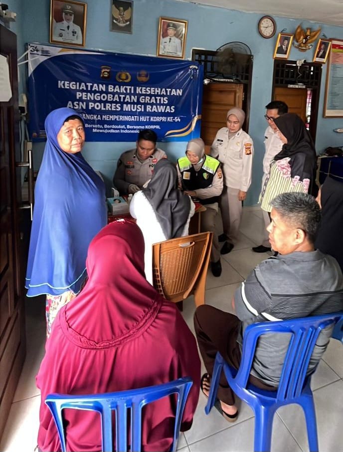 HUT Korpri ke-54 Hadir Ditengah Masyarakat, ASN Polres Musi Rawas Gelar Pengobatan Gratis di Desa Pedang