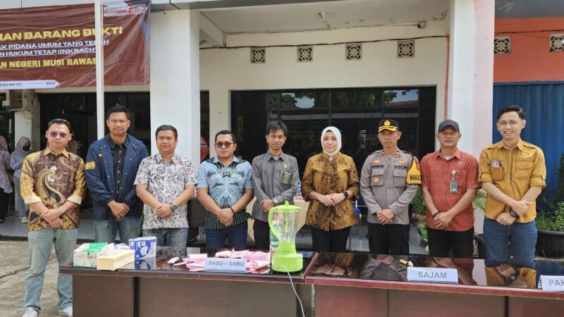 Bentuk Sinergitas, Wakili Kapolres Musi Rawas, Wakapolres Hadiri Pemusnahan Barang Bukti di Kejaksaan Negeri Musi Rawas