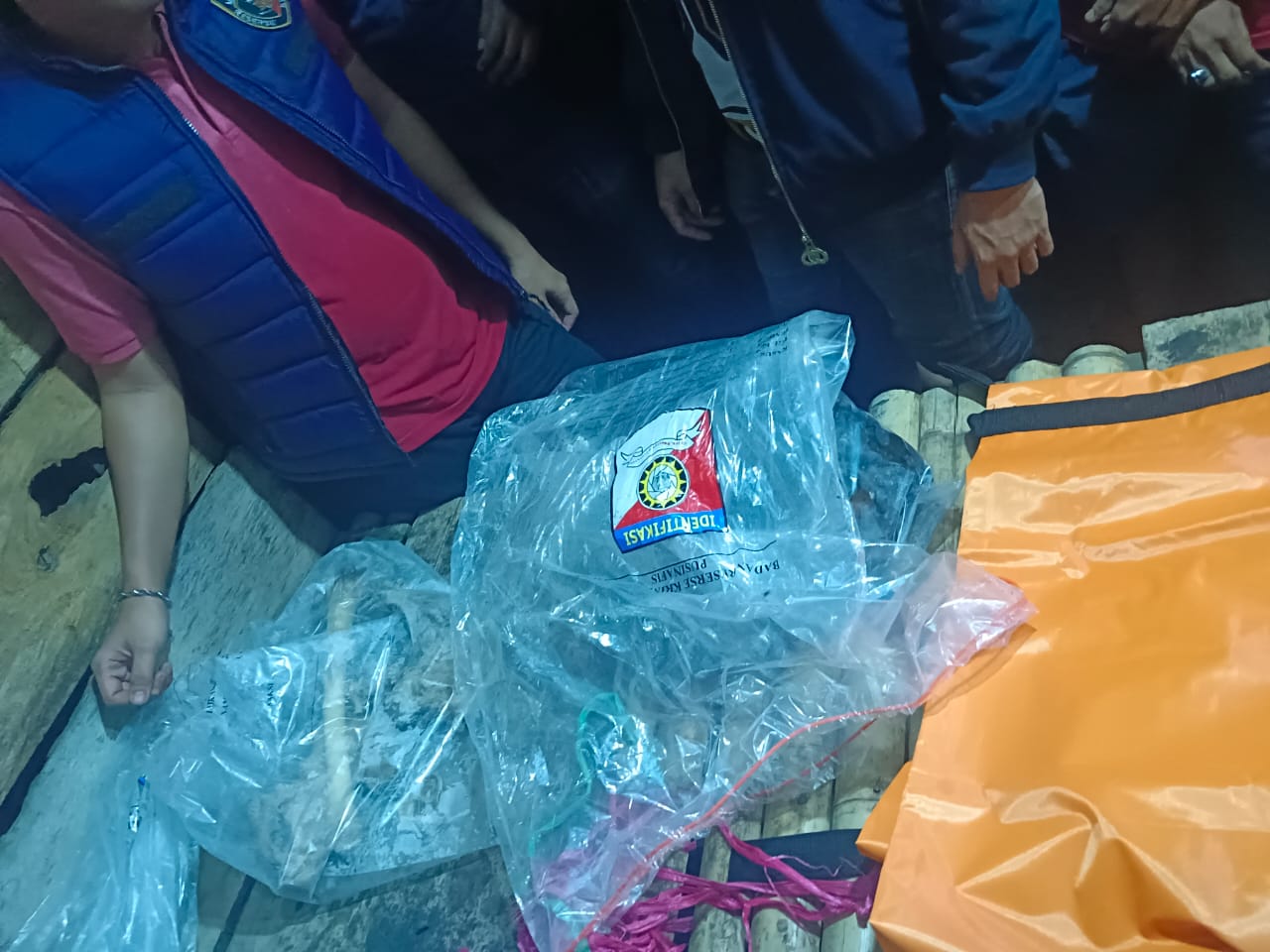 Diduga Kerangka Almarhum Kelvin Ditemukan, Tim Indentifikasi Polres Musi Rawas dan Polsek Muara Kelingi Sigap Evakuasi Kerangka di Sungai Kelingi Desa Remayu