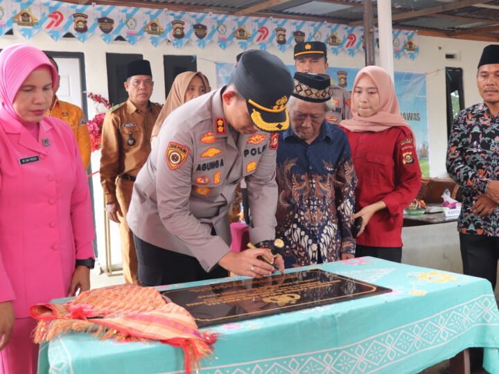 Sentuhan Kemanusiaan, Kembalikan Senyum Warga Desa Remayu — Kapolres Musi Rawas Serahkan Kunci Bedah Rumah Hasil Donasi Personel
