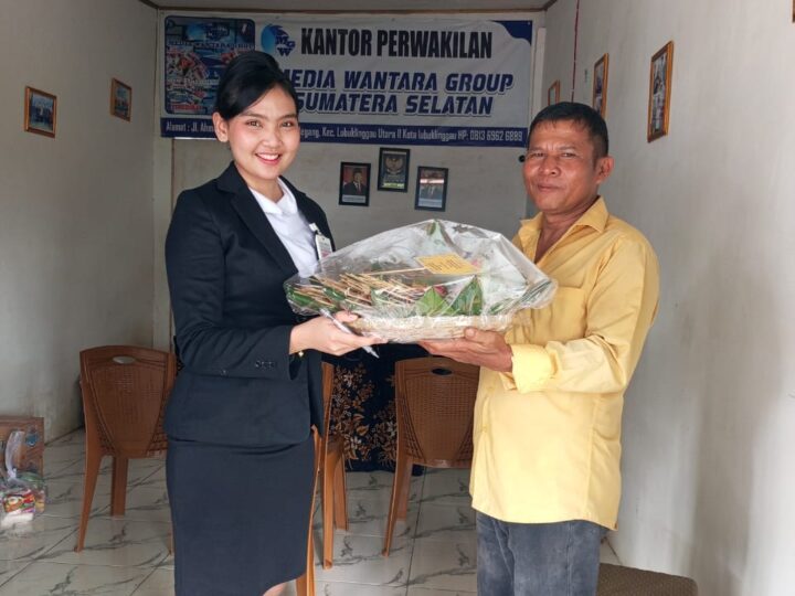 Bank Sumsel Berikan Tumpeng untuk Perayaan HUT Media Wantara Group ke-13 di Lubuklinggau