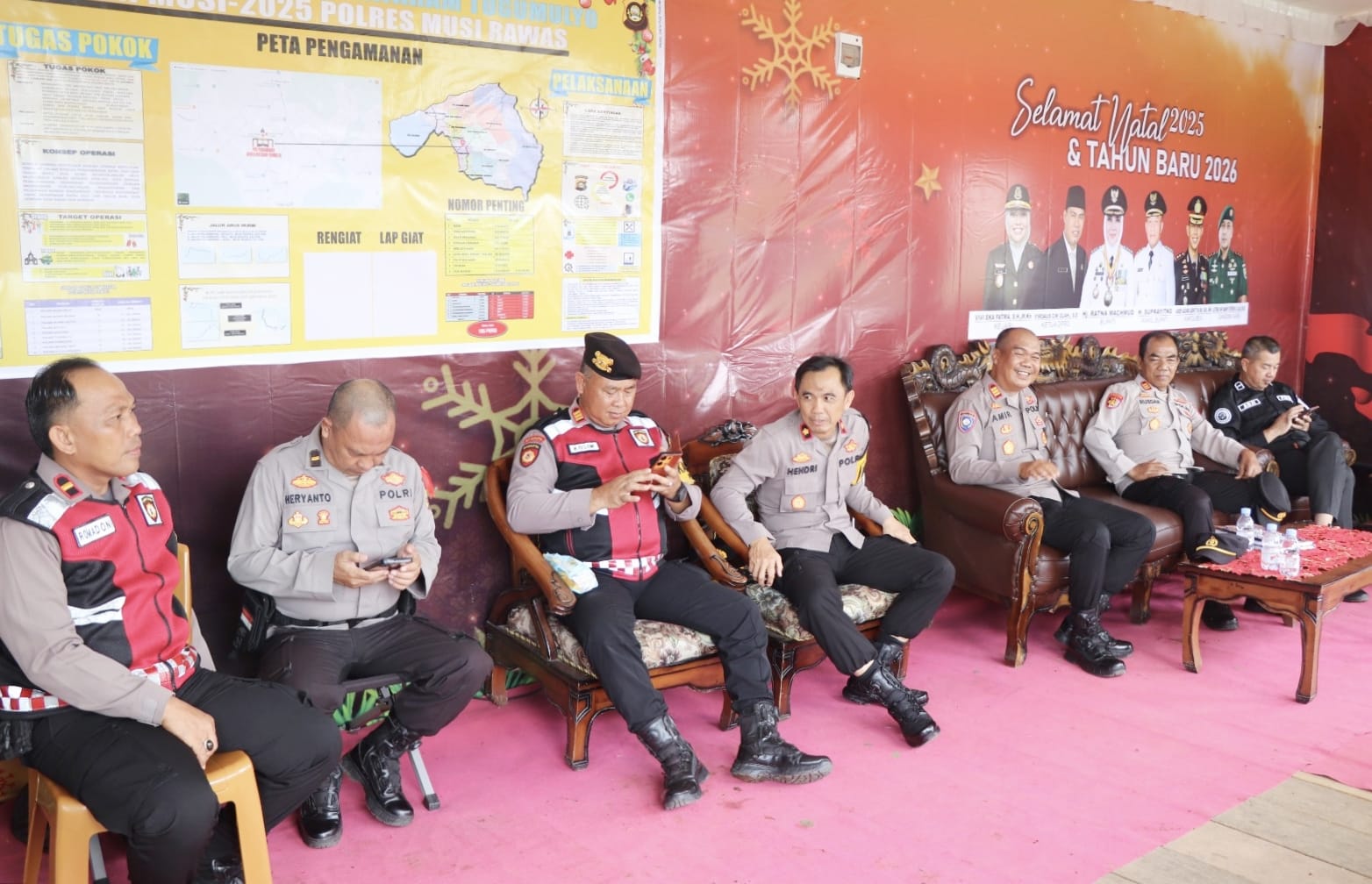 Sukseskan Operasi Lilin Musi 2025, Wakapolres Musi Rawas Lakukan Pengecekan Pos Pengamanan dan Tinjau Keamanan Gereja Santa Maria di Desa G1 Mataram