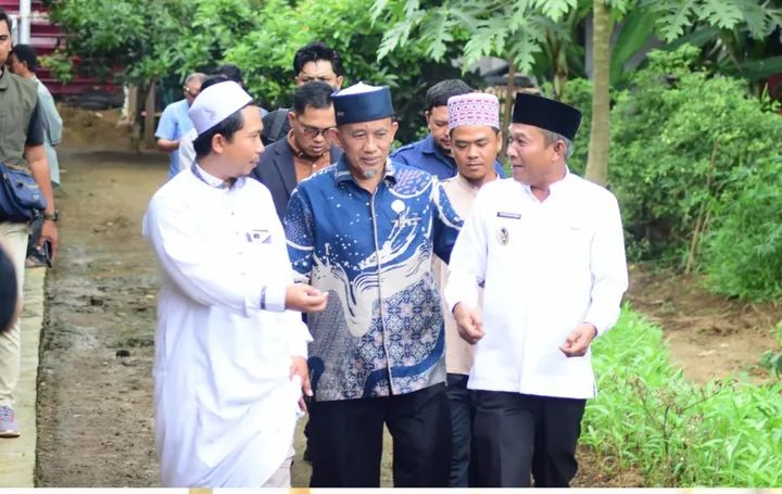 Wakil Bupati Musi Rawas H. Suprayitno Hadiri Peresmian dan Tasyakuran Program Pemberdayaan Pesantren BSI Usaha Peternakan Bebek Petelur