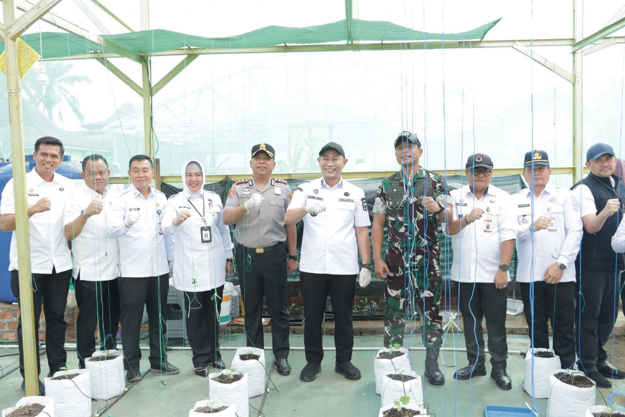 Dukung Kemandirian Pangan Nasional ,Kapolres Lubuk Linggau, AKBP Adithia Bagus Arjunadi, Hadiri kegiatan Panen Raya 