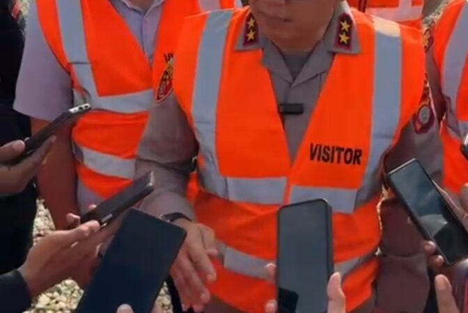 Irjen Pol. Widodo Kapolda Gorontalo Didampingi DirresKrimsus KBP Dr. Maruly Pardede, Menyampaikan kunjungannya ke Polres Pohuwato