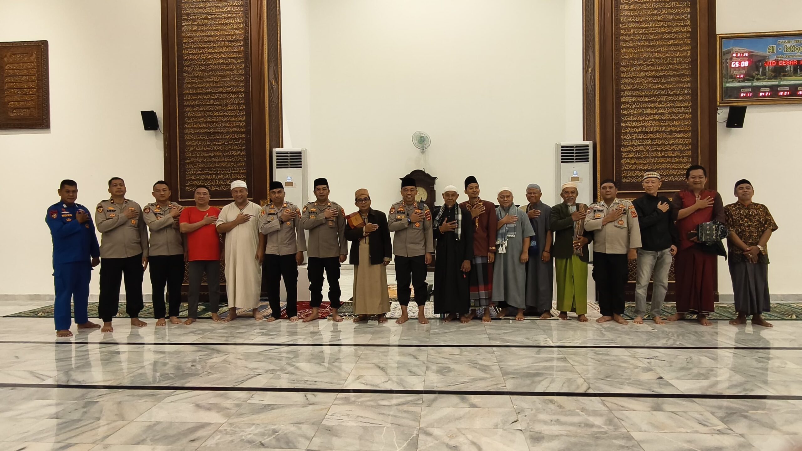 Dari Masjid ke Hati Warga, Kapolres Pangandaran Buka Ruang Curhat Usai Subuh