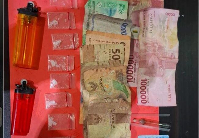 Satres Narkoba Polres Lubuk Linggau kembali Tangkap Pengedar Narkoba Berikut Barang Bukti 11 Plastik Bening Berisi Sabu