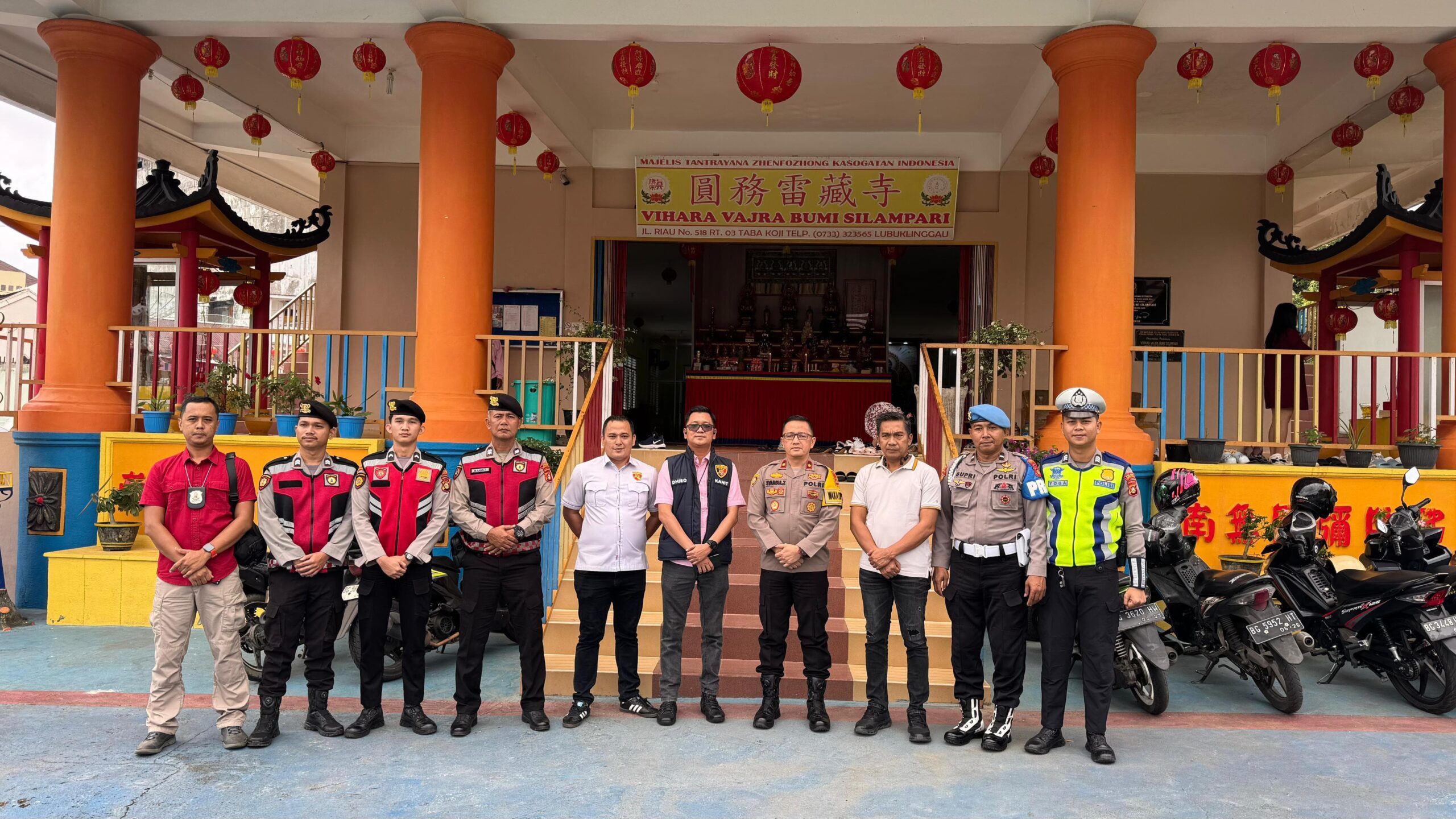 Perayaan Tahun Baru Imlek 2026 Berjalan Dengan Aman, Polres Lubuklinggau Monitoring Pemantauan langsung ke sejumlah titik ibadah umat Tionghoa di Kota Sebiduk Semare