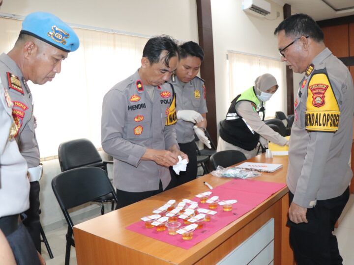 Kapolres Musi Rawas Pimpin Langsung Cek Urine Mendadak PJU Polres Musi Rawas