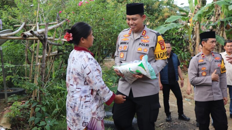Tunjukkan Kepedulian Kapolres Bersama Satreskrim Polres Musi Rawas Salurkan Sembako ke Panti Asuhan dan Door to Door Kerumah Warga Hingga Bagikan Takjil