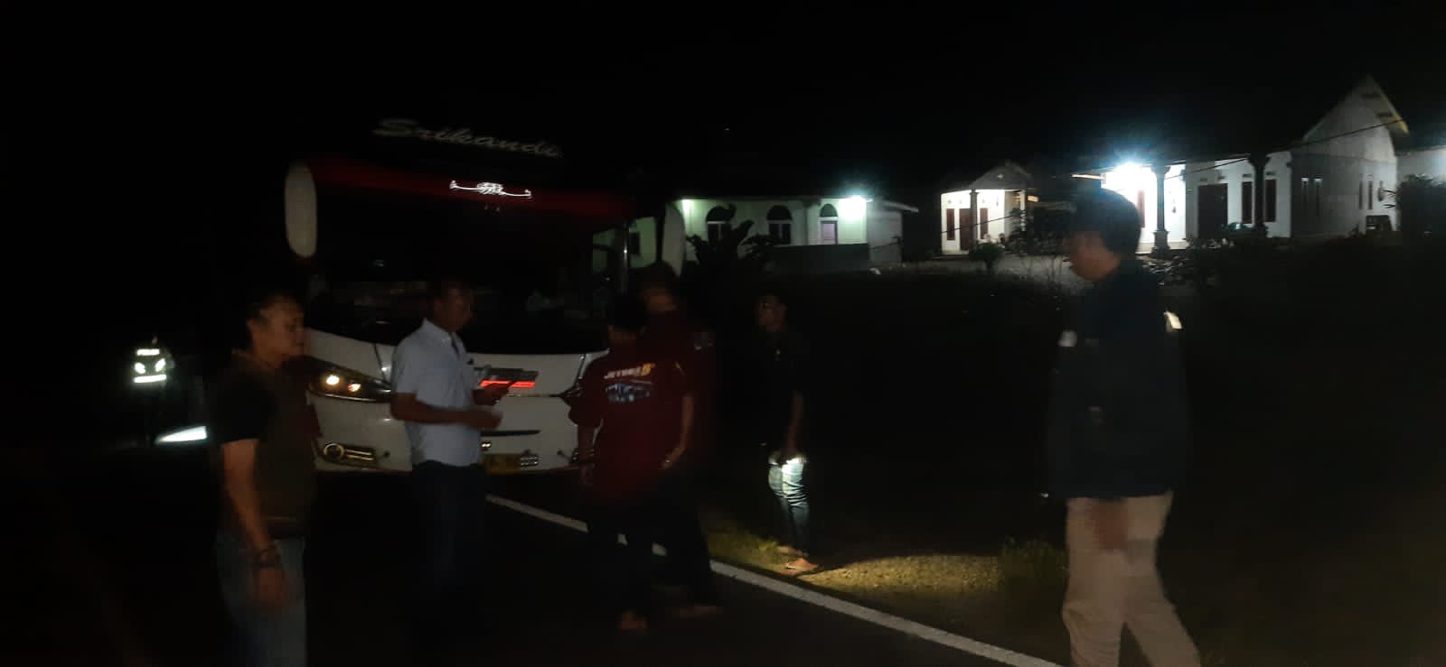 Kapolres Musi Rawas Instruksikan Pelayanan Maksimal, Kapolsek STL Ulu Terawas Cek Bus Rusak di Jalinsum