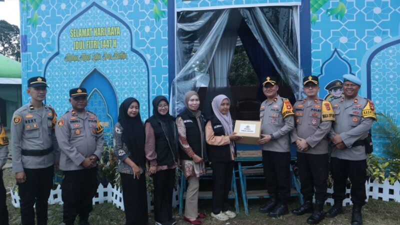 Berikan Semangat Kepada Para Personel.  Memotivasi dan Mengapresiasi Kinerja Yang Bertugas di Lapangan, Kapolres Lubuklinggau Beri Bingkisan Setiap Titik Pos Operasi Ketupat 