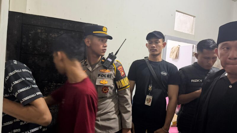 Polres Lubuk Linggau Tunjukkan Kesiapsiagaan Tinggi menolong Kebakaran Sebuah Gudang Barang di Lantai 3 Toko Lubuk Linggau Grosir