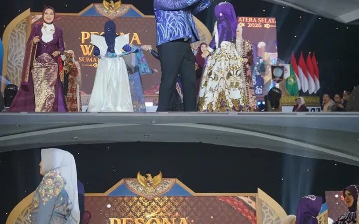 Fashion Show Wastra Sumatera Selatan Ketua TP PKK Musi Rawas Tampilkan Kekayaan Budaya Lokal di Palembang 
