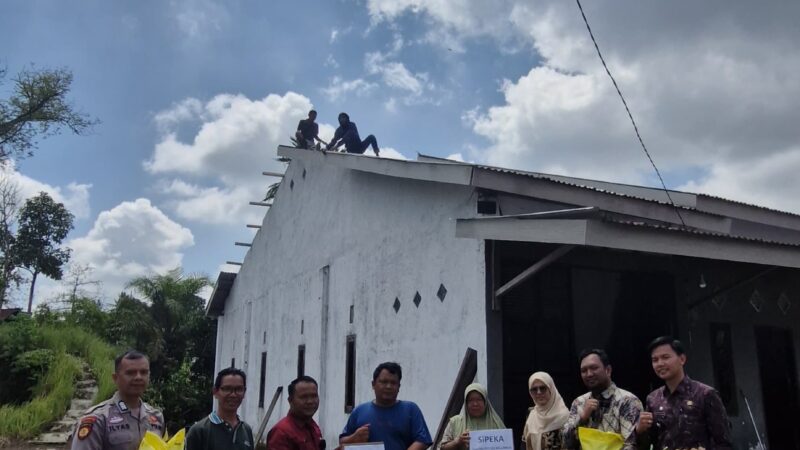 Sinergi Tiga Pilar Camat Lubuk Linggau Utara II, Bhabinkamtibmas, Lurah Batu Urip, Ringankan Beban Warga Yang Mengalami Musibah