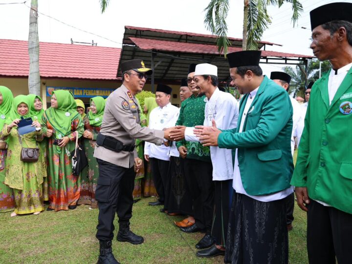 Kapolda Sumsel Sapa Warga Musi Rawas, Tegaskan Komitmen Polri Lindungi dan Mengayomi
