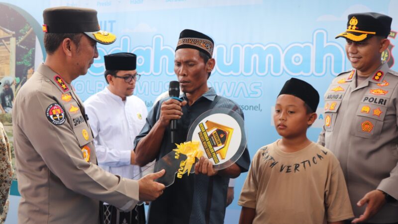 Kapolda Sumsel, Dapat Hadiah Gethuk Dari Warga Musi Rawas