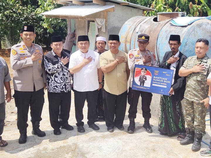 Raih Peringkat Pertama Pembangunan Sumur Bor Terbanyak se-Sumsel, Kapolres Musi Rawas Terima Apresiasi Kapolda Sumsel Saat Resmikan Sumur Bor di Desa L Sidoarjo