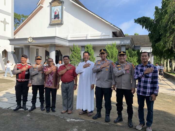 Pastikan Ibadah Kondusif, Kapolres Musi Rawas Pantau Keamanan Gereja 