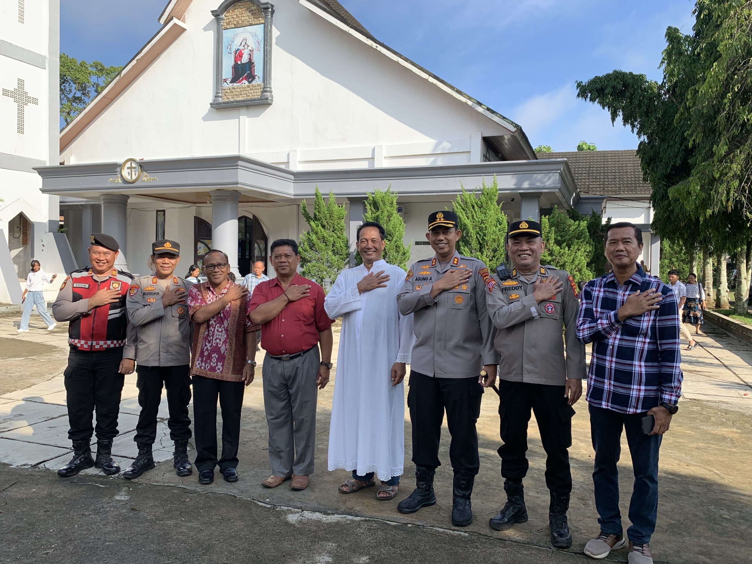 Pastikan Ibadah Kondusif, Kapolres Musi Rawas Pantau Keamanan Gereja 
