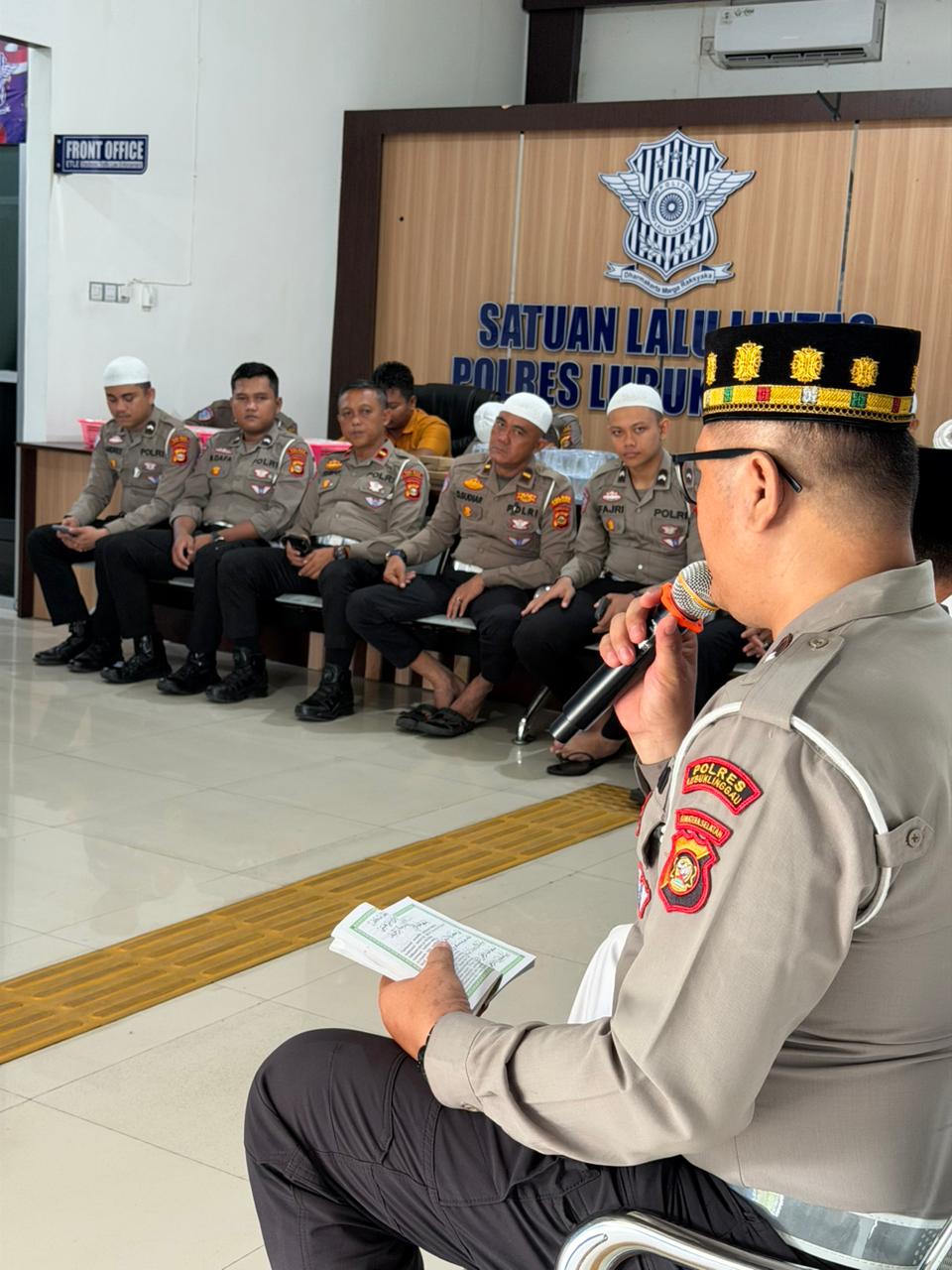 Satuan Lalu Lintas Polres Lubuk Linggau Gelar kegiatan rohani bertajuk “Lalu Lintas Dalam Doa” 