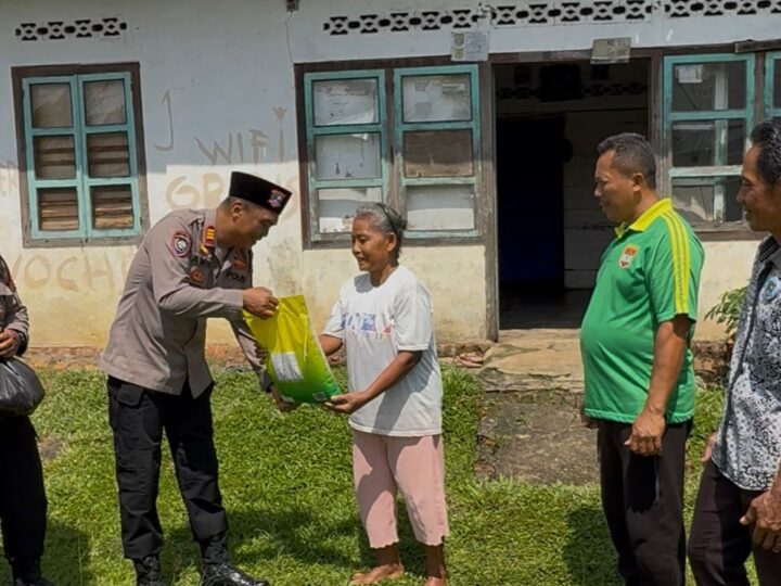 Sambut Hari Bhayangkara ke-80, Kapolres Musi Rawas Melalui Sat Binmas Gelar Jumat Berkah Berbagi