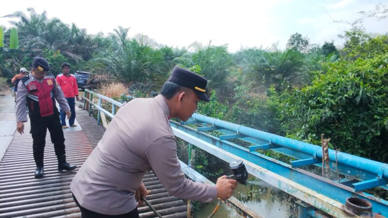 Sambut Hari Bhayangkara ke-80, Polres Musi Rawas Hadir Bangun Jembatan dan Perkuat Akses Warga Jayaloka