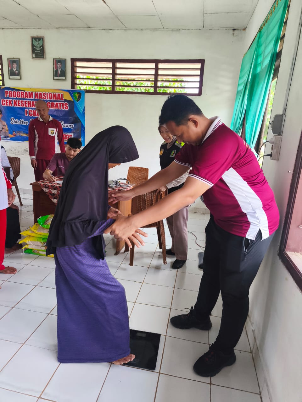 Sentuhan Kemanusiaan Polri, Kapolres Musi Rawas Salurkan Bantuan dan Cek Kesehatan di Panti Jompo Harapan Kita, Dalam Rangka Hari Bhayangkara ke-80
