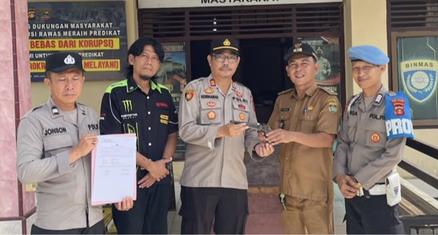 Kembali, Polsek Muara Lakitan Polres Musi Rawas Menerima Penyerahan Senpira Dua Sekaligus dari Kades Lubuk Pandan, Dalam Operasi Senpi Musi 2026